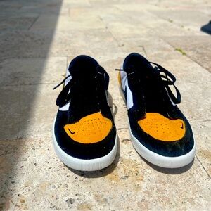 Nike SB Force 58 Shoes - (University Gold/Black-White) barely used